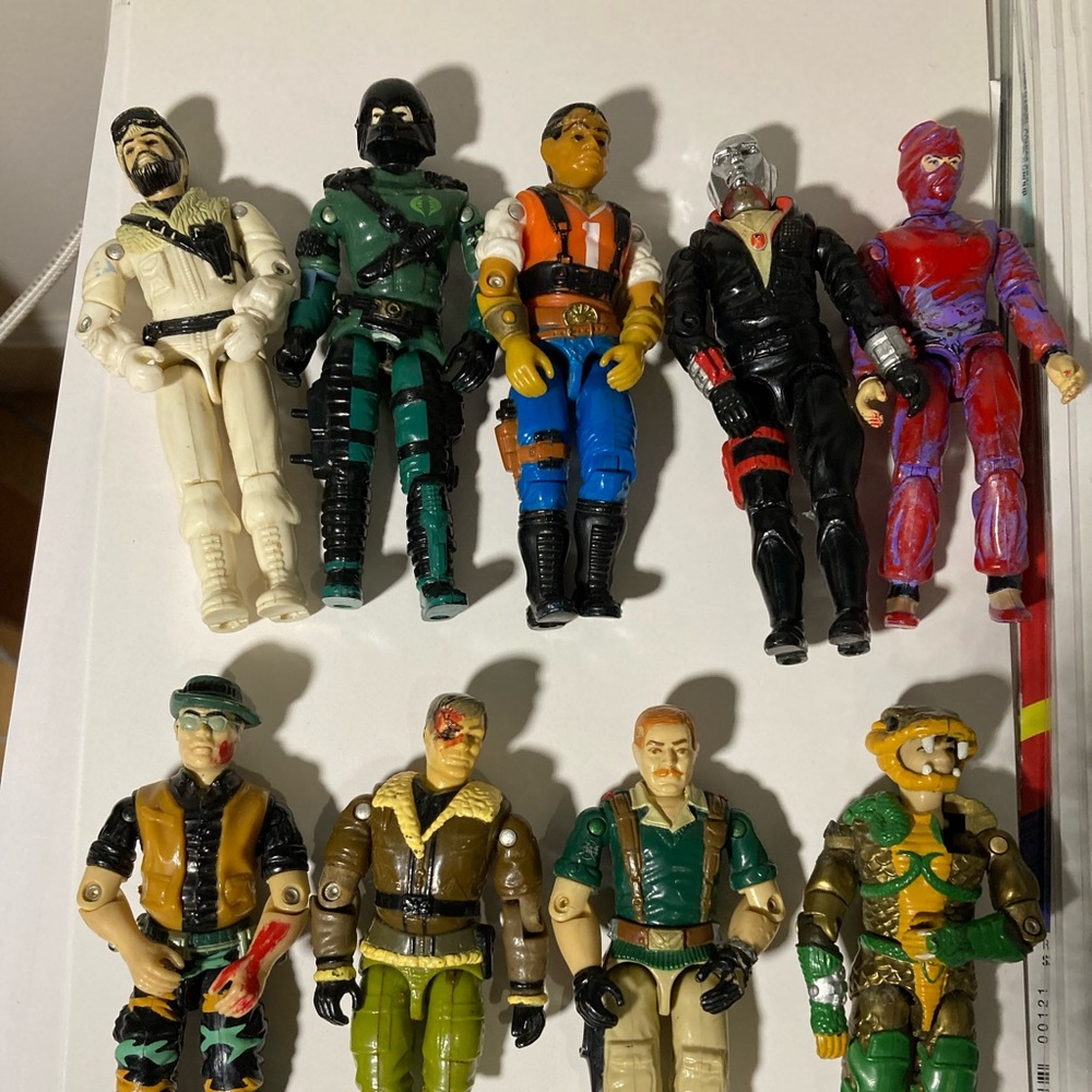 COPY - Vintage GI joe figures in far condition.